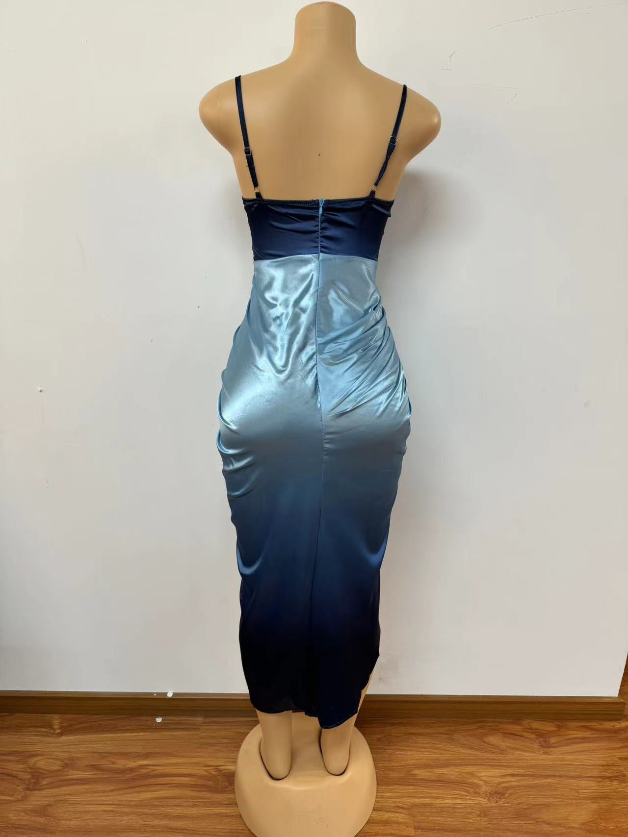 Vestido plisado con tirantes y estampado degradado