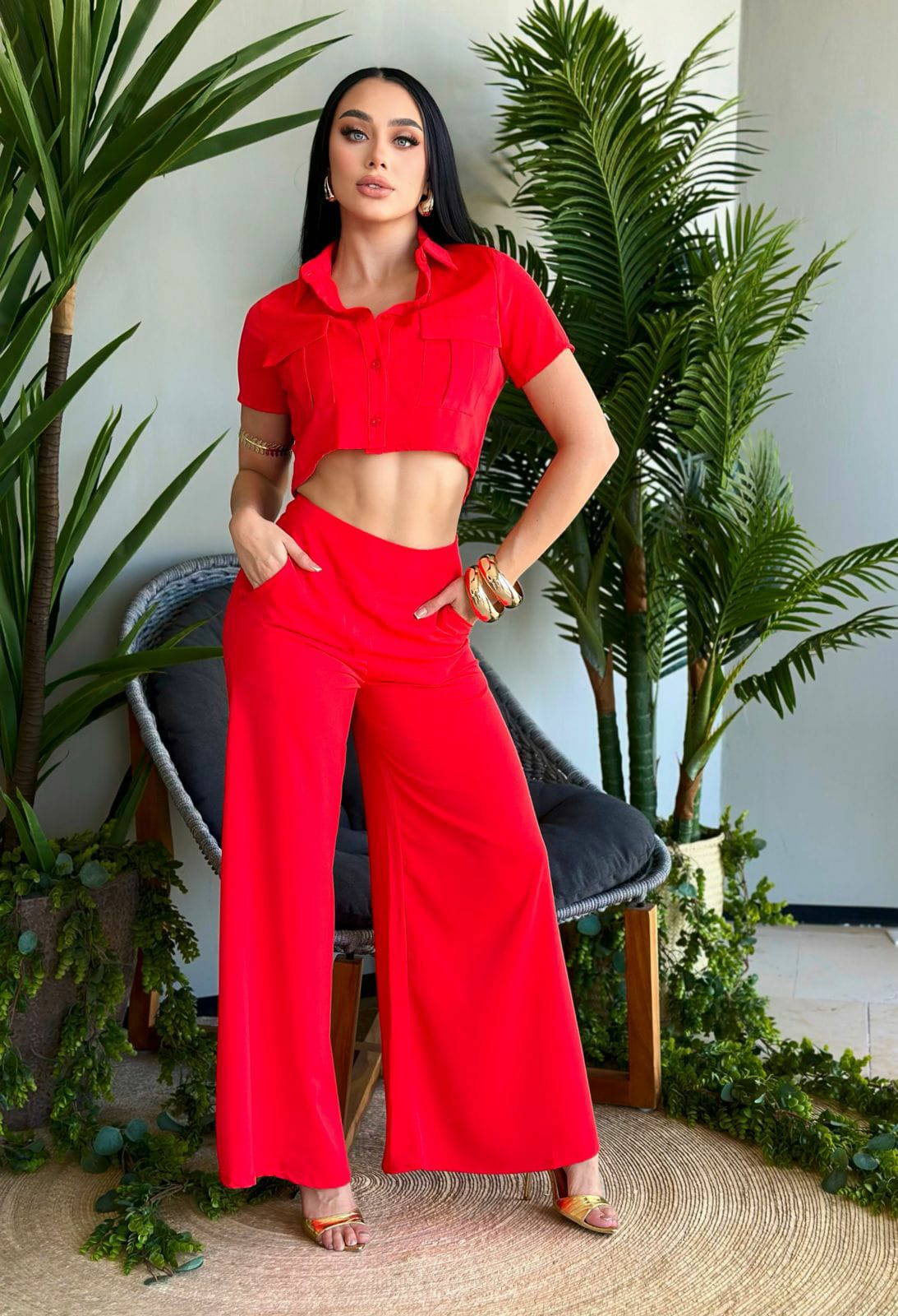 Set Coordinado Rosa de Blusa Corta y Pantalón Ancho