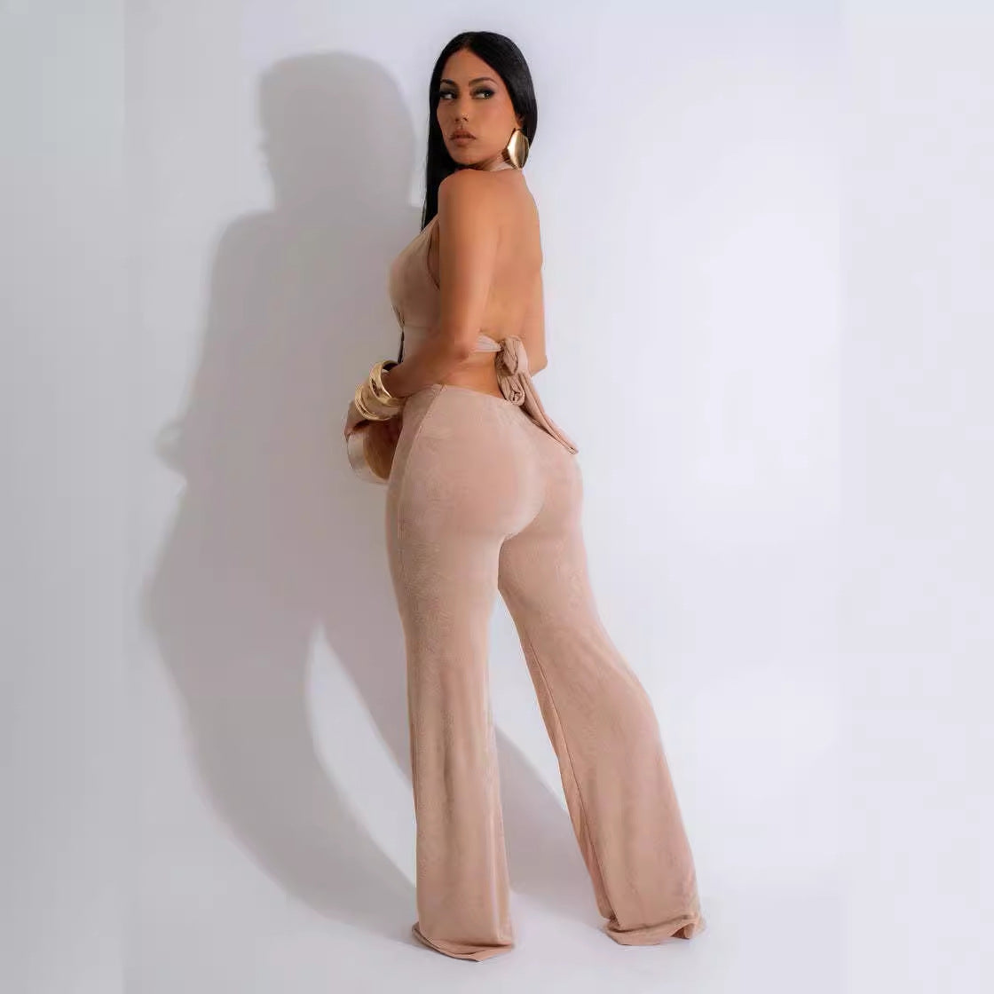 Jumpsuit con escote  profundo y espalda descubierta