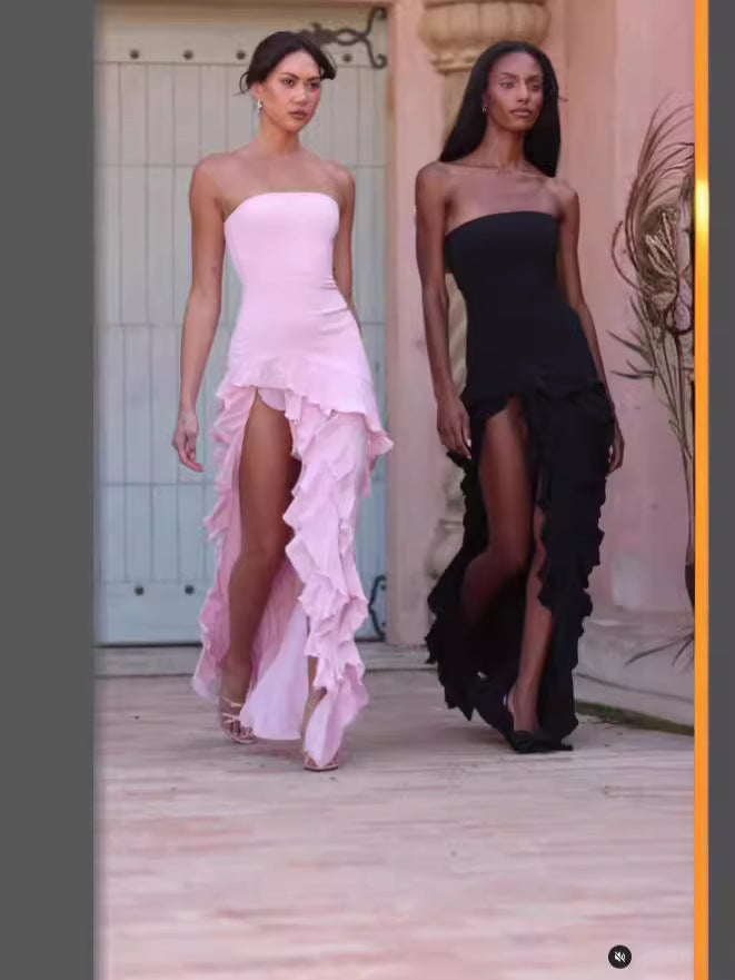 Vestido elegante de verano con abertura lateral, color liso, sin tirantes y con volantes