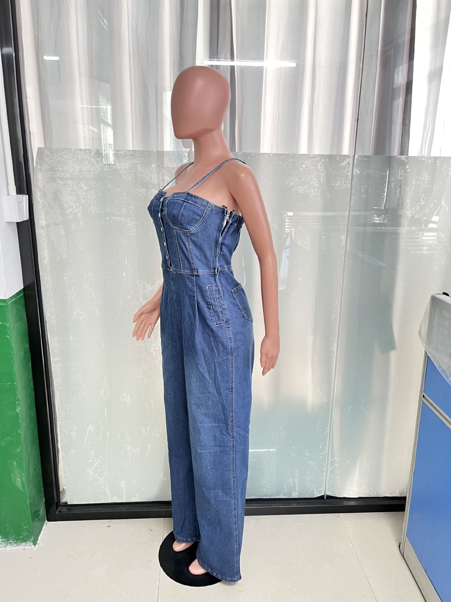 Jumpsuit de mezclilla acampanado