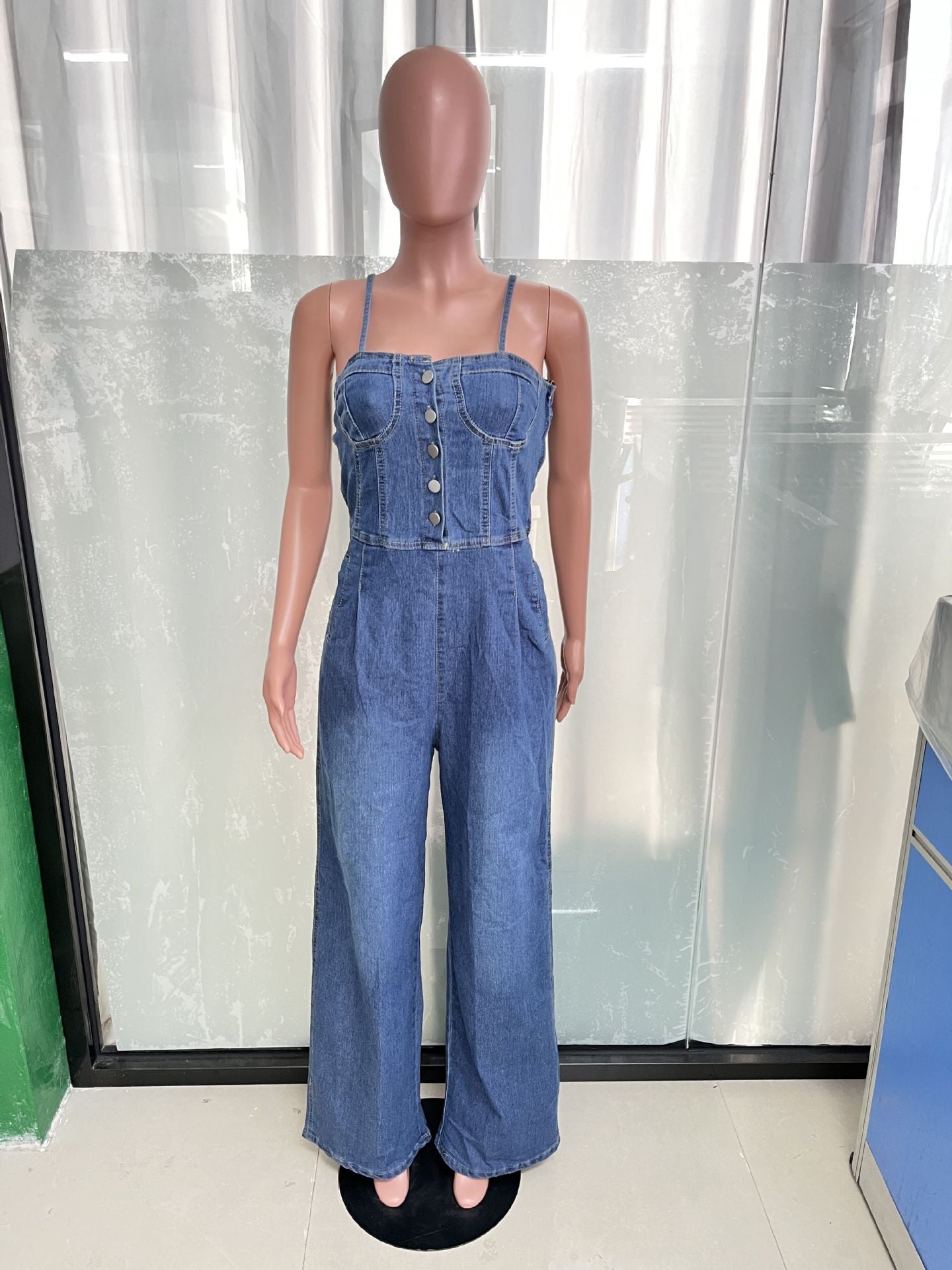 Jumpsuit de mezclilla acampanado