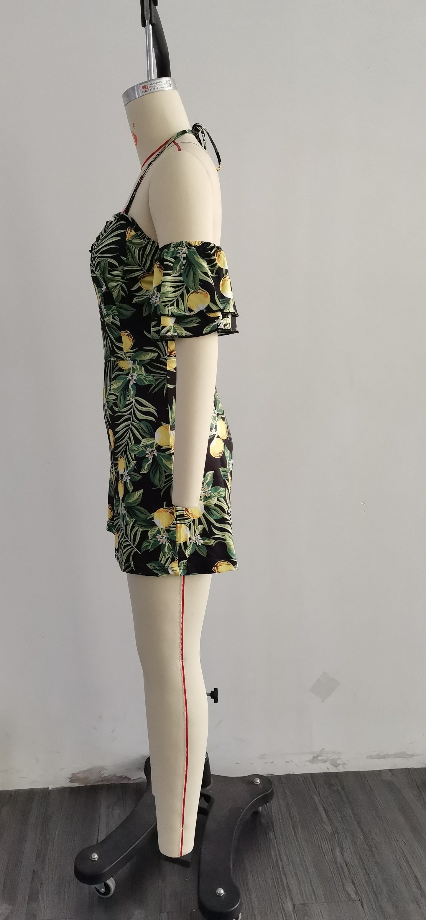 Jumpsuit sexy con volantes florales tropicales